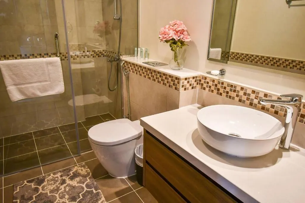 Reva Tower- 2Br Dubai Mall Walking & Canal Facing 0*,  United Arab Emirates